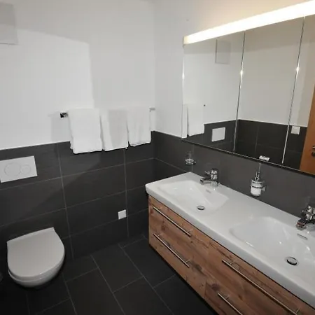Sleeps 6 Wifi شقة